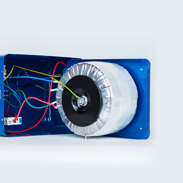 Βιομηχανικής ποιότητας 3000VA καθαρός ενισχυτής μετασχηματιστής χαλκού 110V σε 220V, παγκόσμια προσαρμογή τάσης, για την εξασφάλιση απρόσκοπτης λειτουργίας των ηλεκτρικών συσκευών πέρα ​​από τα σύνορα