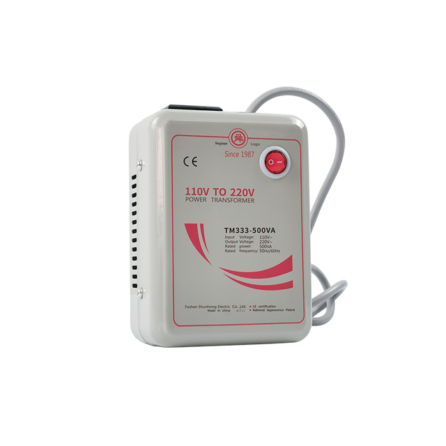 Tiontaire Voltas 500VA 110V Go 220V, Feidhmchl&aacute;r Domhanda, R&eacute;iteach Comhoiri&uacute;nachta Voltais le haghaidh Fearais Baile